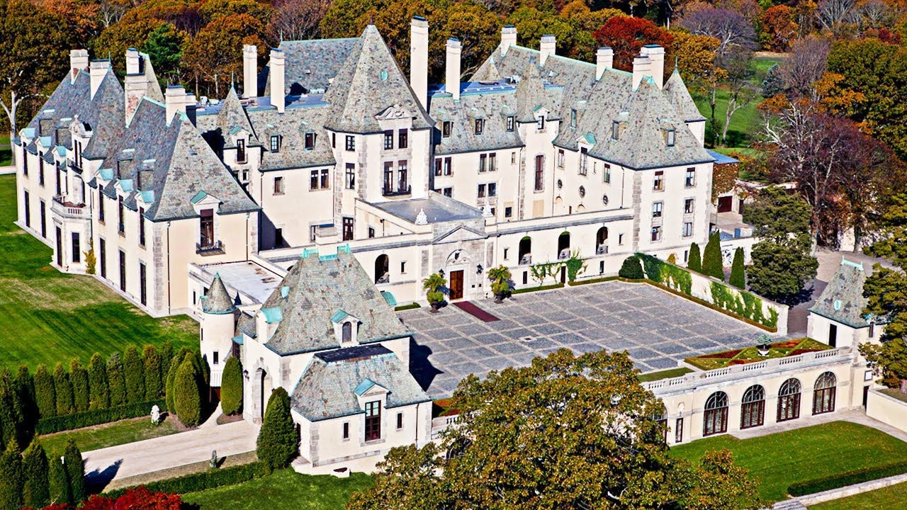 How to Plan a Tour of the Largest House in the World